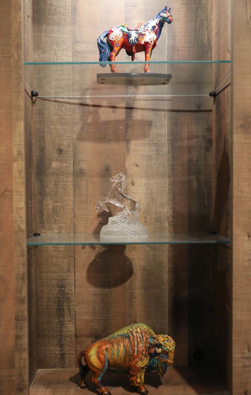 Shelf decor
